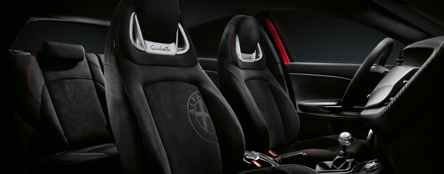 Интерьер Alfa Romeo Giulietta Sprint Speciale (940) 2015 года  (фото 2 из 5)